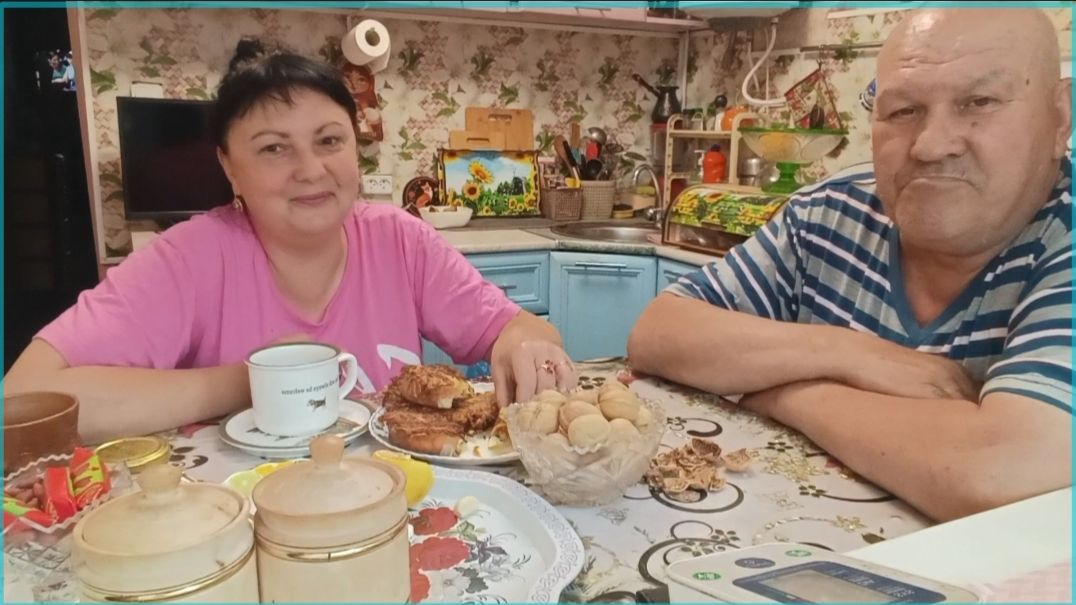 И ПЛАЧЕМ И СМЕЁМСЯ И ШУТИМ, МАЛОСОЛЬНЫЕ ОГУРЧИКИ смотреть онлайн