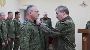 Начальник Генерального штаба ВС РФ Валерий Герасимов вручил госнаграды военнослужащим, 18 июля 2026