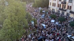 Киев Майданище - еще больше картонок! Требуют отставки Сырского. В других городах проходят похожие а