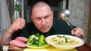 Мукбанг/Обжорыч/вкусняшки/Суп куринный с вермишелью и огурцы маринованные/