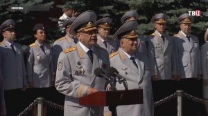 На Красной площади вручили дипломы выпускникам Московского университета МВД