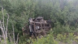 Водителя и 13 пассажиров госпитализировали после съезда маршрутки в кювет в Кировске Мурманской обл