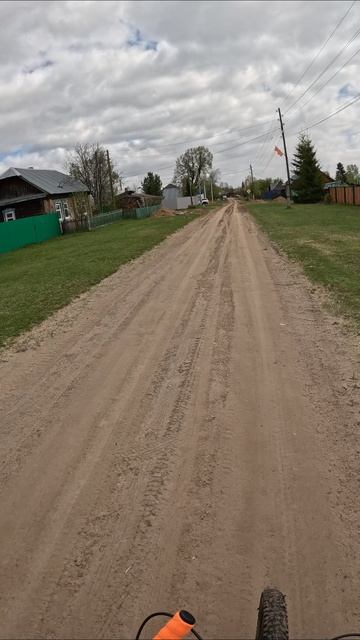 Флаги в Лесозаводском наличствуют в большом количестве #велопоездка #велосипед #Тюмень