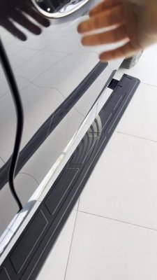 BMW X6 с электропорогами АТС с прорезиненными панелями