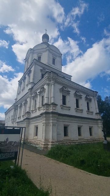 Усыпальница рода Лопухиных в Спасо-Андрониковом монастыре