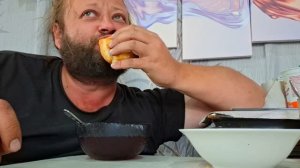 Кушаю вкусный пирожок Стройка теплицы Урожай с огорода Сибирь ПОДВАЛ ИЛЬИЧА