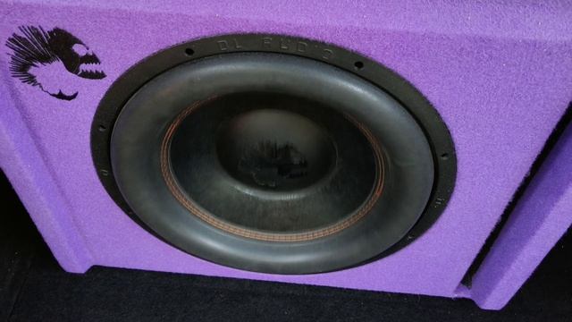 Мощная басуха с DL Audio Piranha 15A Purple V.2 смотреть онлайн