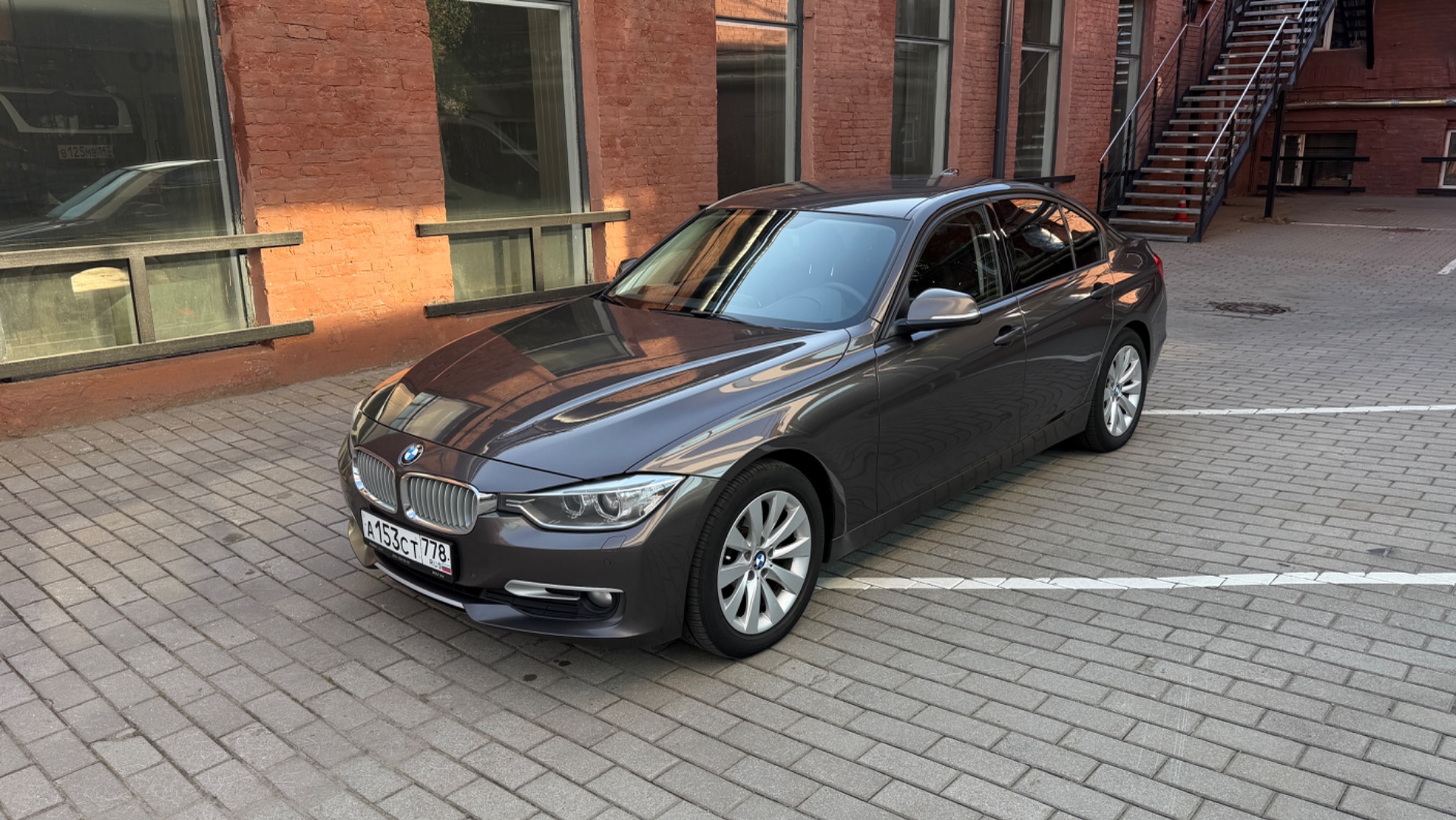 BMW 3 2.0d Xdrive AT смотреть онлайн