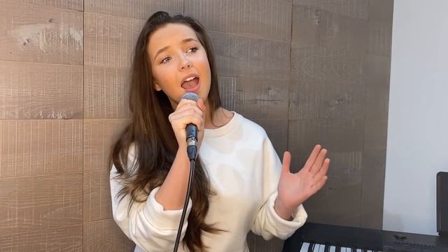 Lucy Thomas - 10,000 Hours