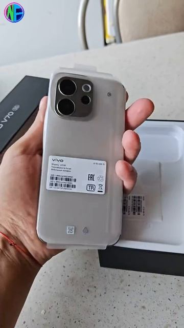 Смартфон Vivo V70