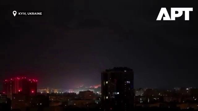 Панорама ночных ракетных ударов ВКС по Киеву! смотреть онлайн