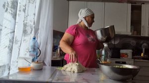 я многое не понимаю/ какая была она красивая/ Васек надаумил на пирожки