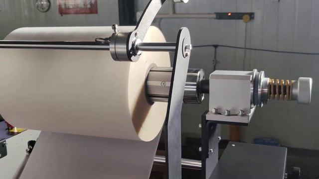 Автоматический ламинатор SunFung SF-540A в работе