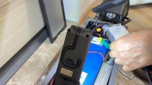 Изменение крепежа крышки дэки и сиденья на более надежное.