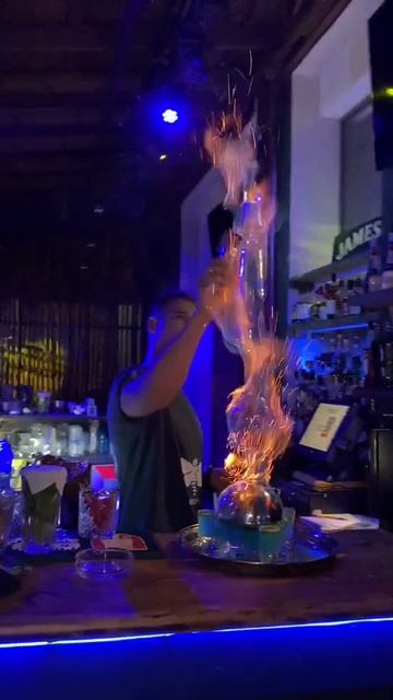 Последний вечер в Сочи, проводим позитивно 🥃✌🍹🤟
#сочи  #бар #отдых