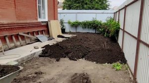 №119 Опять отсыпаем 7 кубов земли. Часть 2