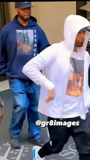 Эминем никогда не сможет игнорировать фанатов 💛