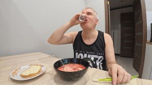 Вован снял пробу с БОРЩА и побежал за ДОБАВКОЙ! ОТДРАИЛА кухню и всю квартиру УСТАЛА как собака Влог