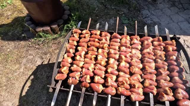 ДЕЛИКАТЕС за КОПЕЙКИ‼️Маринованные куриные сердца на мангале‼️ смотреть онлайн