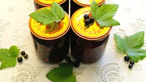 ЧЕРНАЯ СМОРОДИНА без сахара и варки, заготовка на зиму за 15 минут! Вкусно и полезно!