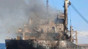 🇺🇦☠Сухогруз украинского «теневого флота выгорел после удара: 5 моряков погибли,5 пропали без вести