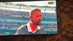 Выступление артистов на чемпионате мира по футболу в Америке 26-й год в перерыве финального матча Sh