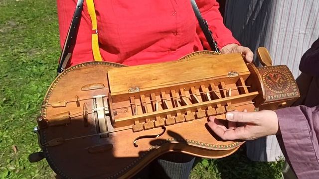 Музыкальный инструмент КОЛЁСНАЯ ЛИРА. Театра «Бродячий вертеп» из г. Москва. День Добродея. 18.07.26