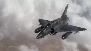 Авианосная группа Франции участвовала в разведке ситуации на Украине, заявил газете Journal du Diman