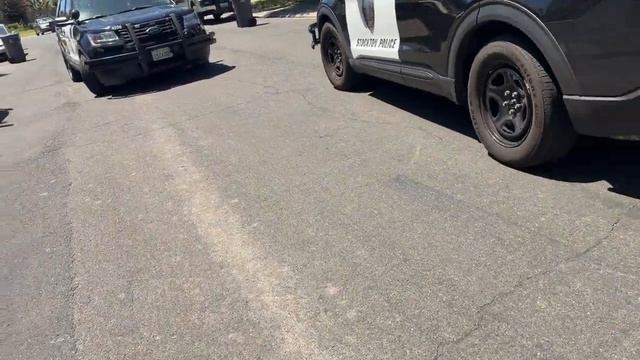 5 Squad cars over a report of landlord shutting off utilities. No report taken. Threats of arrest смотреть онлайн