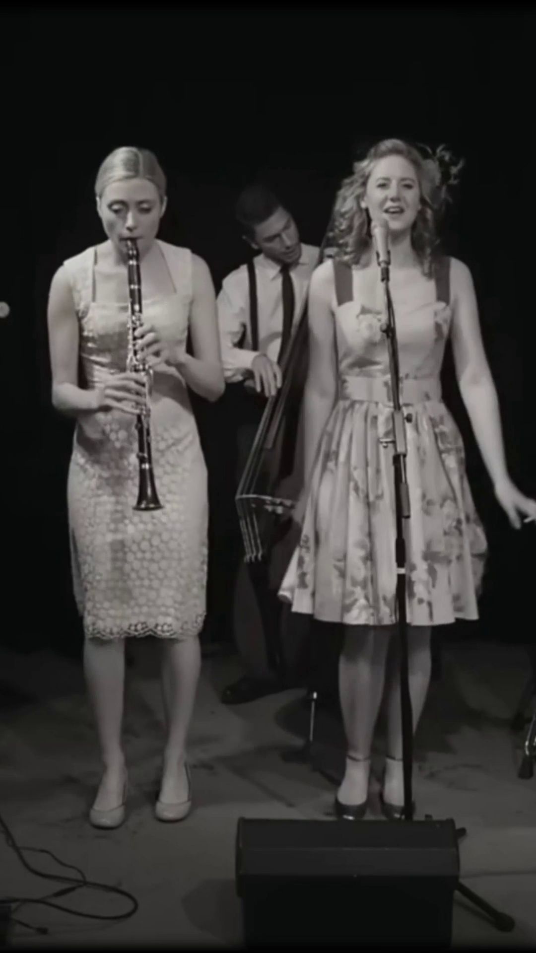 Cover of Renato Carosone's Tu Vuo' Fa' L'Americano (2) смотреть онлайн