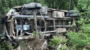 Два человека пострадали при опрокидывании маршрутки в кювет в Мурманской области