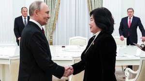 Путин встретился с главой МИД КНДР Цой Сон Хи в Кремле