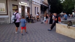 На улицах Феодосии горит свет играет музыка вопреки мелким злобным пакостникам -июль 2026 год
