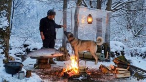 Выживание в метель. Зимний поход в одиночку и приготовление свежезамороженой рыбы
