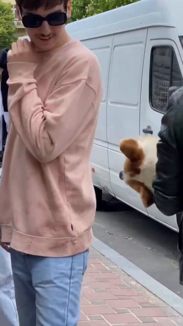 не смотри раздражаеш