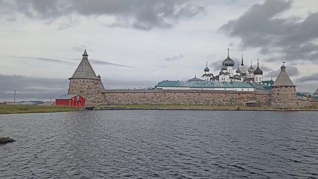 АЛЛЕЯ ПАМЯТИ, СВЯТОЕ ОЗЕРО, КРЕМЛЬ , ТАЙГА смотреть онлайн