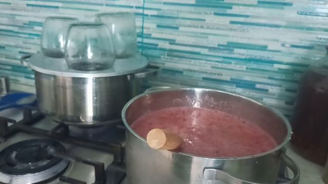 Я люблю то, что я делаю.
Я делаю то, что люблю.