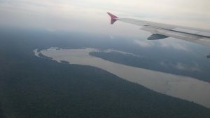 Бразилия. Пролет над джунглями и рекой Игуасу с одноименным водопадом