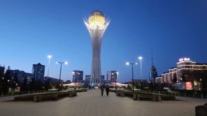 Астана. Вокруг вечернего Байтерека