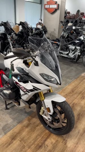 + 2021 BMW R1250RS Sport ABS Light White Red Frame 16K (VIN WB10***7152)