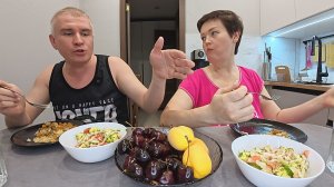 Мукбанг разгорелся жаркий СПОР аж до ХРИПОТЫ! Вован РАЗОРАЛСЯ на меня из-за футбола) Семейный ужин