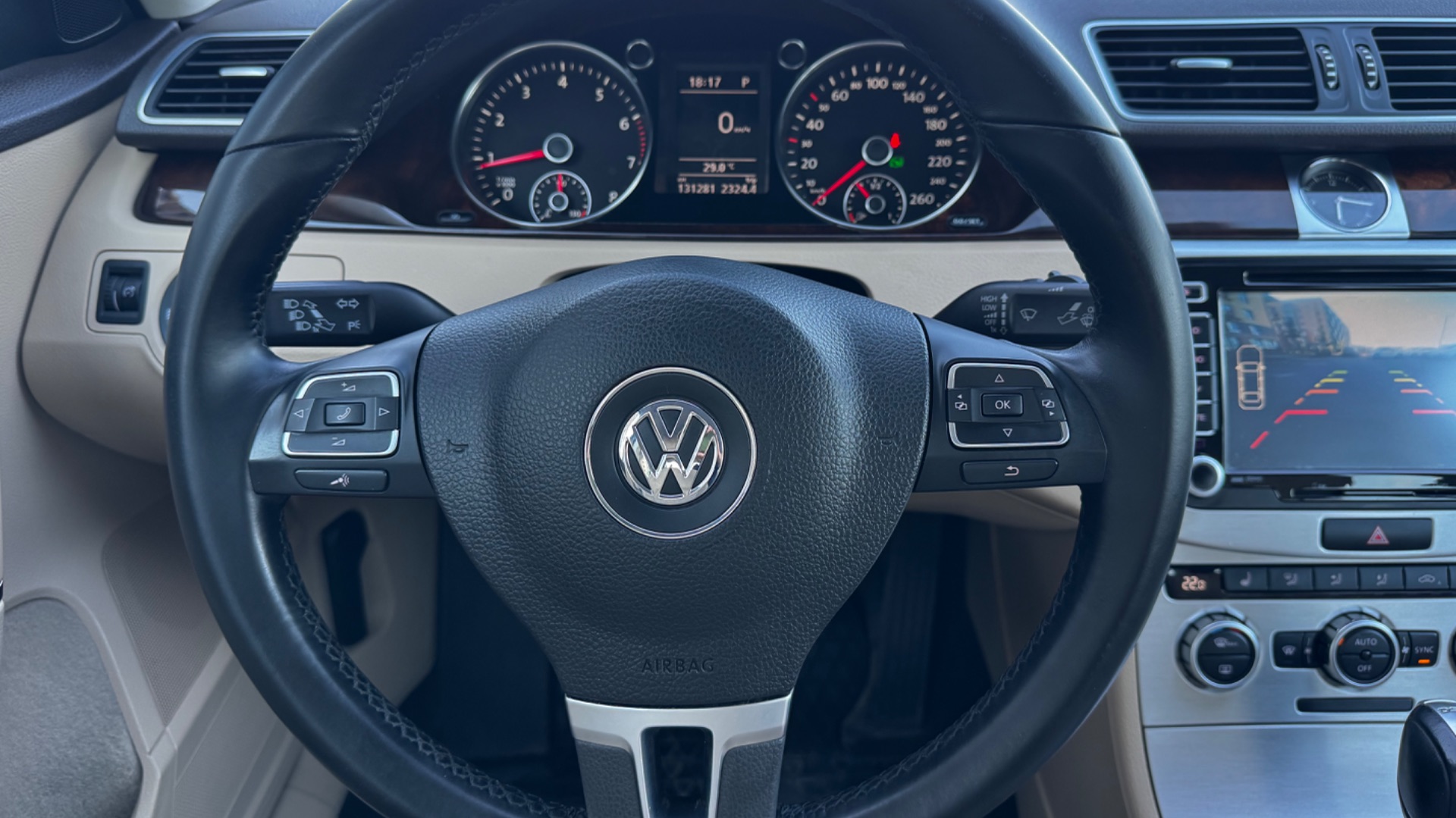 Обзор Volkswagen Passat B7 / 2012 г. / 1.8 л / 152 л.с / АМТ смотреть онлайн