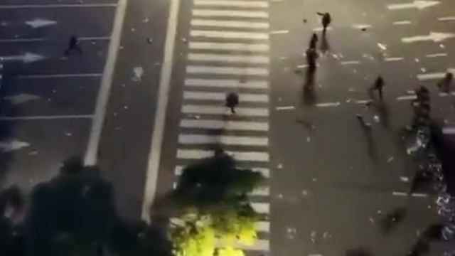 😳⚽ В Буэнос-Айресе вспыхнули массовые беспорядки после поражения в финале ЧМ смотреть онлайн