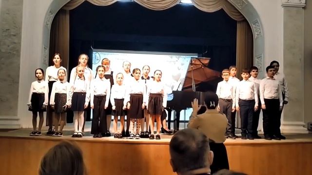 Хор младших классов СДМШ (г. Оренбург) - «Маме» (автор Дмитрий Соболев)