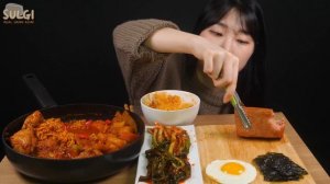Мукбанг - курица и лапша и спам