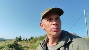 Убираю сено с горы. Сегодня погода жарит