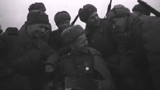 В землянке - Лучшие фото - Бьется в тесной печурке огонь смотреть онлайн