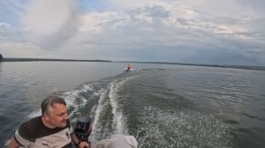На сапе за лодкой