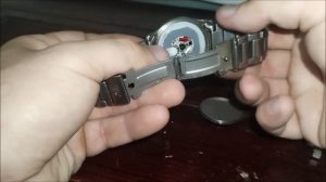 Как открыть крышку часов для замены батарейки