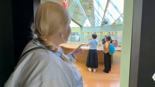 Выставка «Visionary Journeys» в музее Louis Vuitton смотреть онлайн